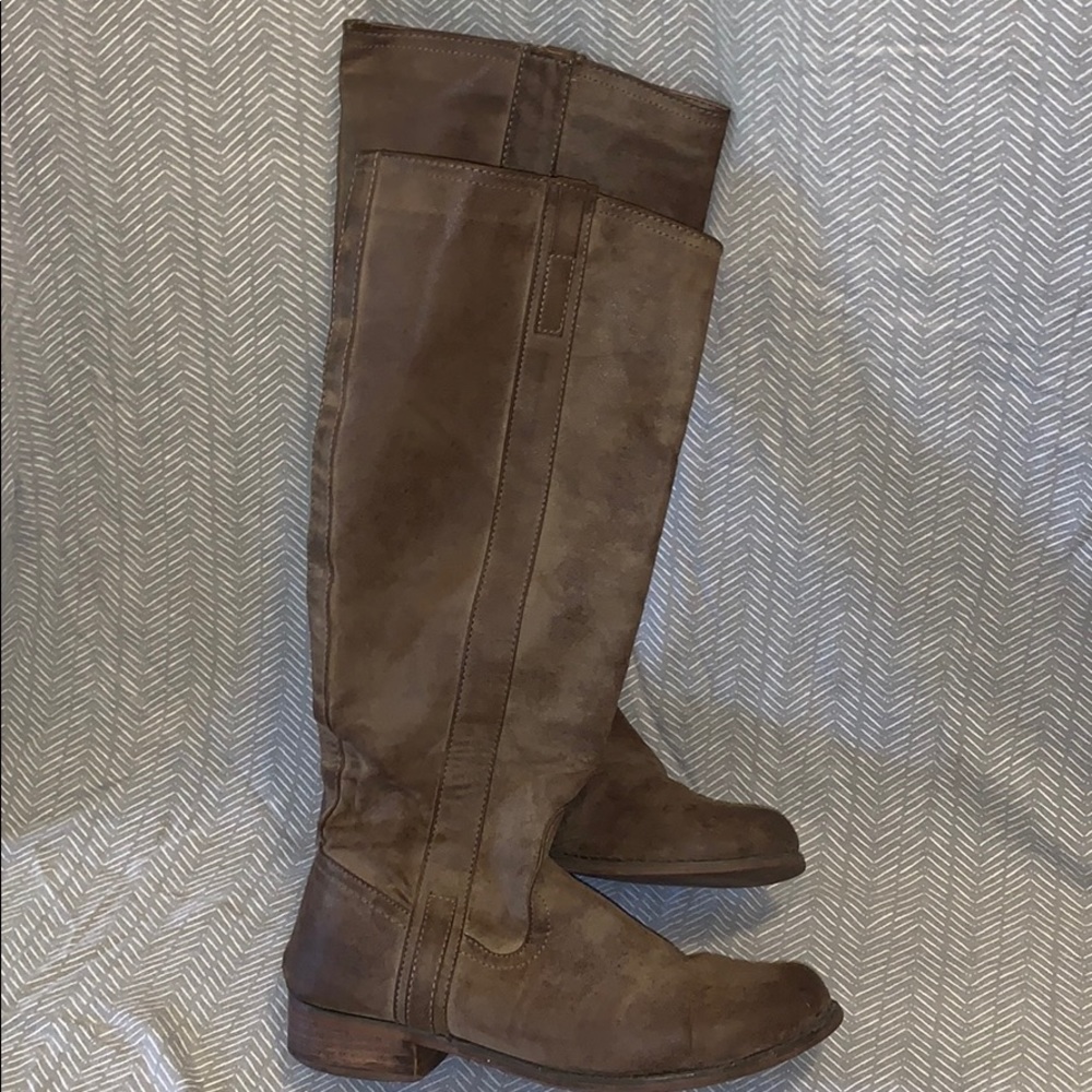 Knee high equestrian boots
